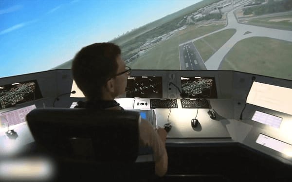 3D CAVE机场沉浸式空间：带你体验前所未有的航空旅程